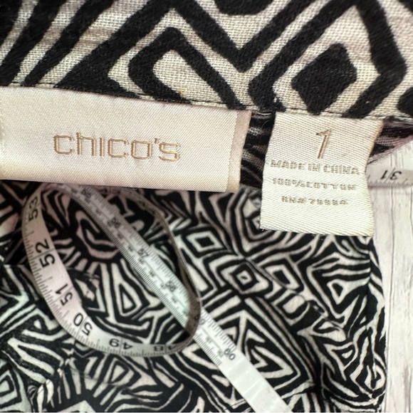 chico's black white geometric tribal print top 100% cotton sz 1 (med 8) - Picture 6 of 9